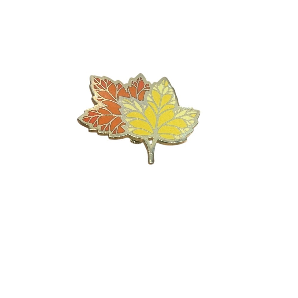 Autumn Maple Leaf Brooch | Gold‑Tone Enamel Pin |‎ Fall Aesthetic Jewelry